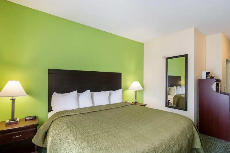 Quality Inn & Suites Quality Inn & Suites