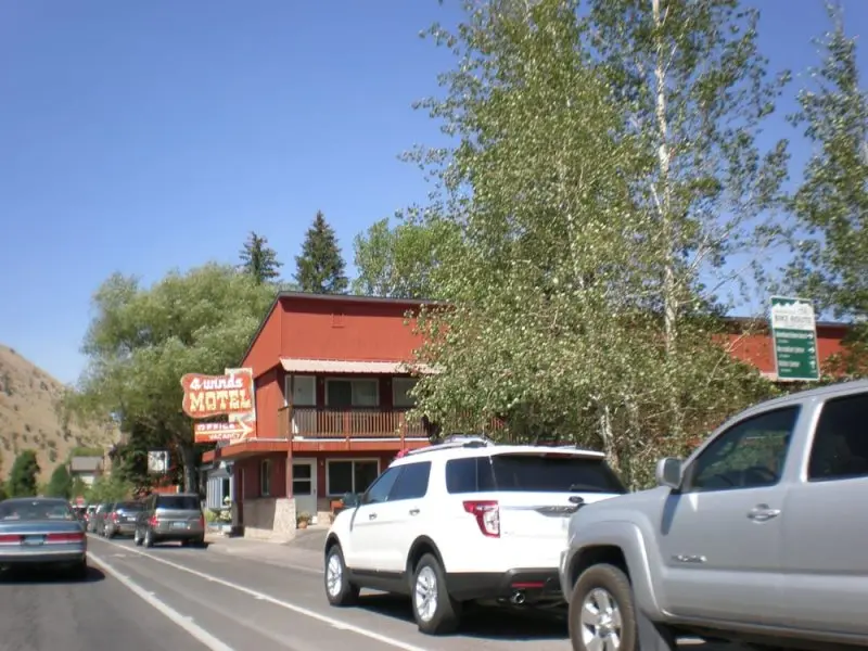 Four Winds Motel