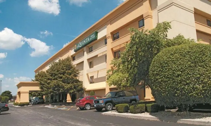 La Quinta Inn & Suites by Wyndham Chicago Tinley Park La Quinta Inn & Suites by Wyndham Chicago Tinley Park