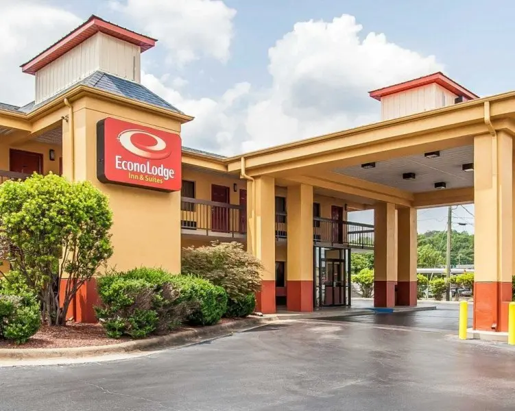 Econo Lodge Inn & Suites