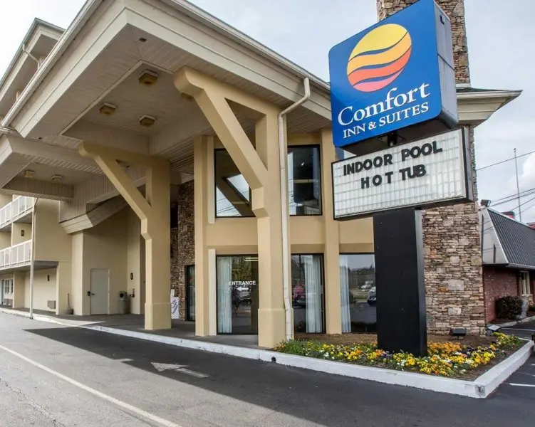 Comfort Inn & Suites at Dollywood Lane Comfort Inn & Suites at Dollywood Lane