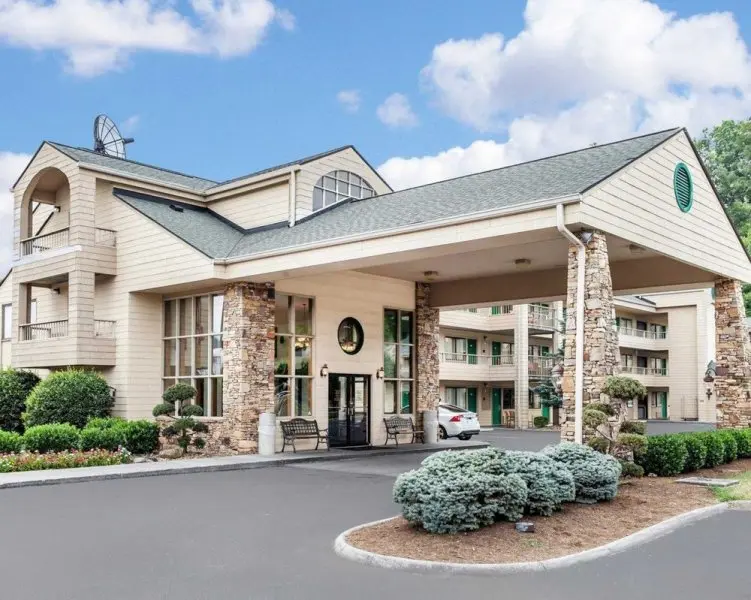 Quality Inn & Suites at Dollywood Lane Quality Inn & Suites at Dollywood Lane