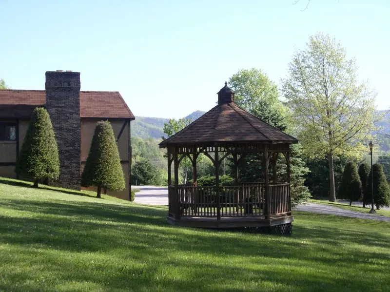 Highland Manor Inn & Conference Center Highland Manor Inn & Conference Center