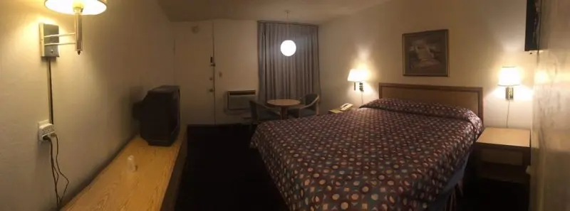 Royal Motel Royal Motel