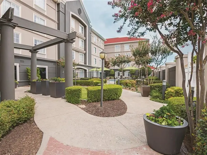 La Quinta Inn & Suites by Wyndham Fort Worth City View La Quinta Inn & Suites by Wyndham Fort Worth City View