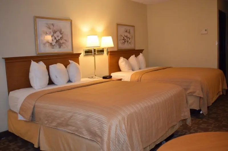 AmeriHost Inn & Suites AmeriHost Inn & Suites