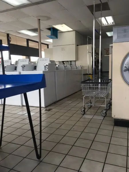 24 Hours Laundromat
