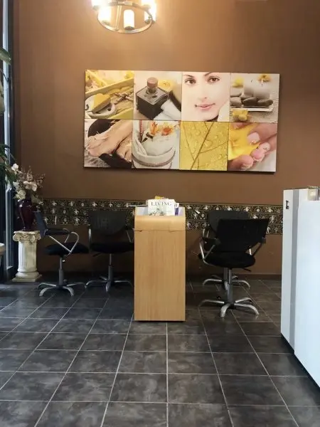B Natural Nail