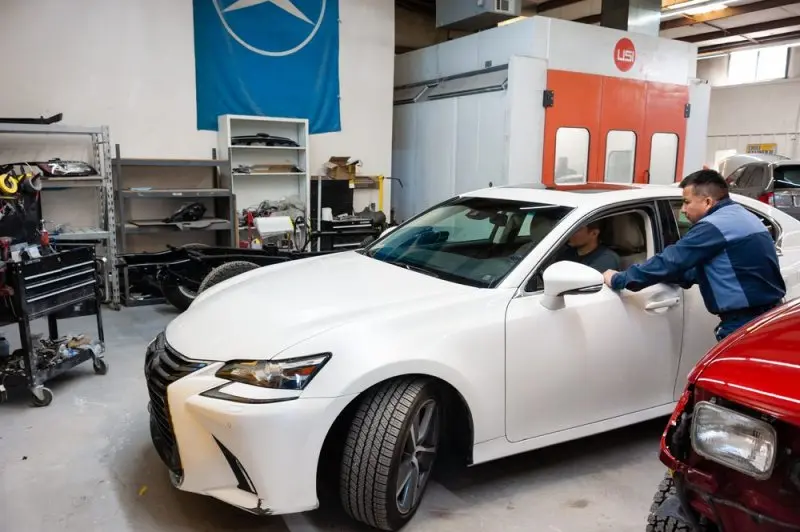 Mena's Coachworks Mena's Coachworks