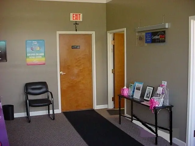 Custom Color & Collision Center Custom Color & Collision Center