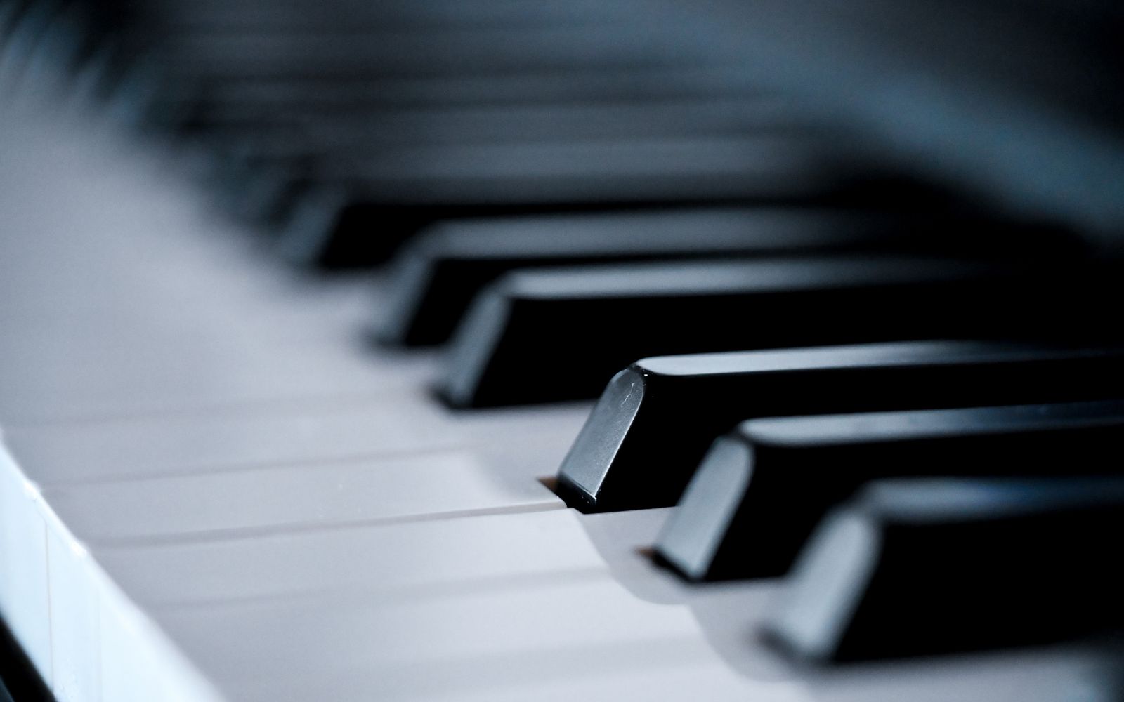 What is the process to create samples in Aiode?