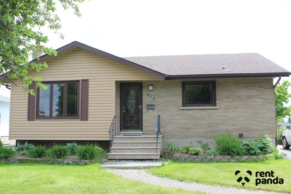 414 Pineview Bay, Thunder Bay, ON P7C 1Y5, Canada