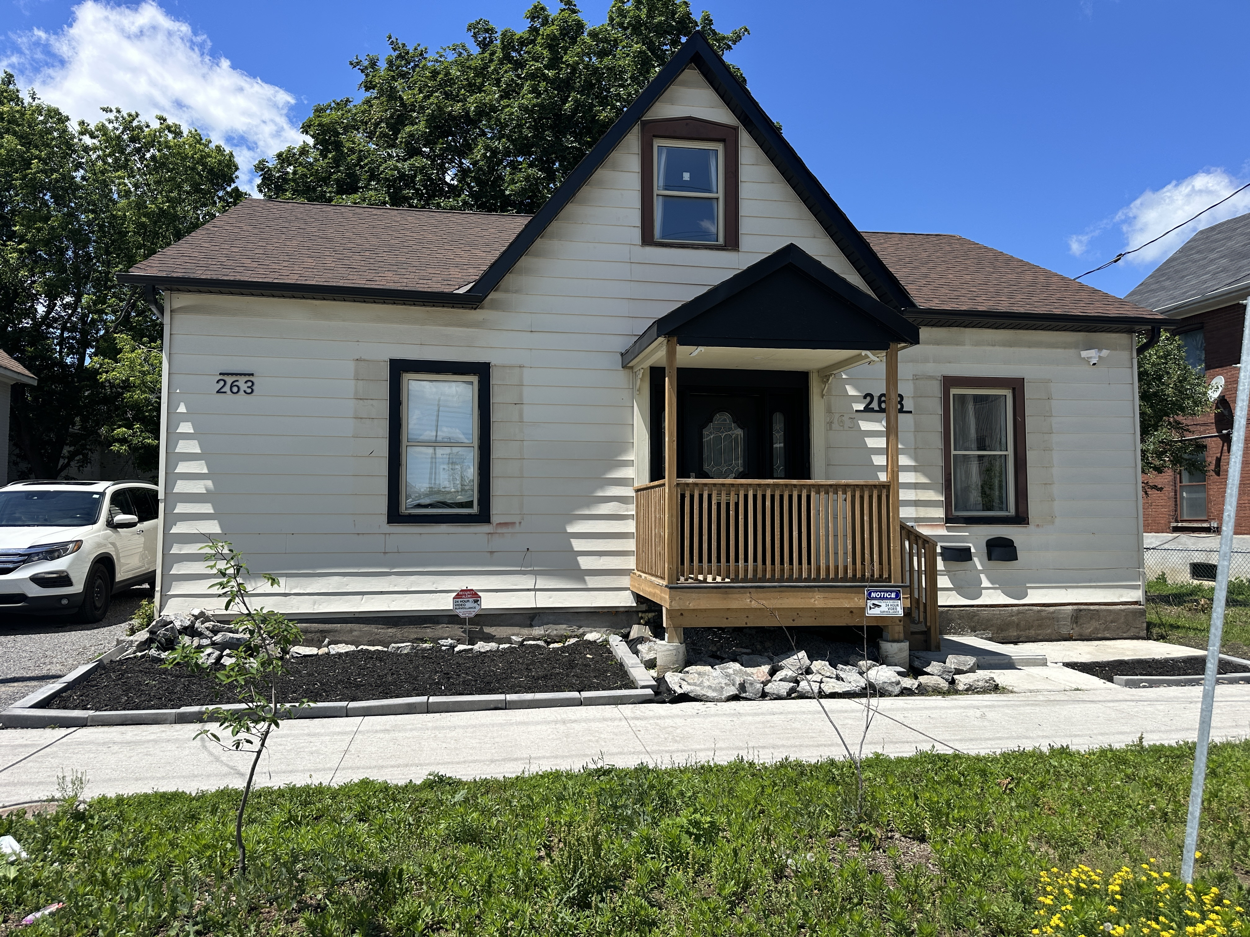 263 Bethune St, Peterborough, ON K9J 3L5, Canada