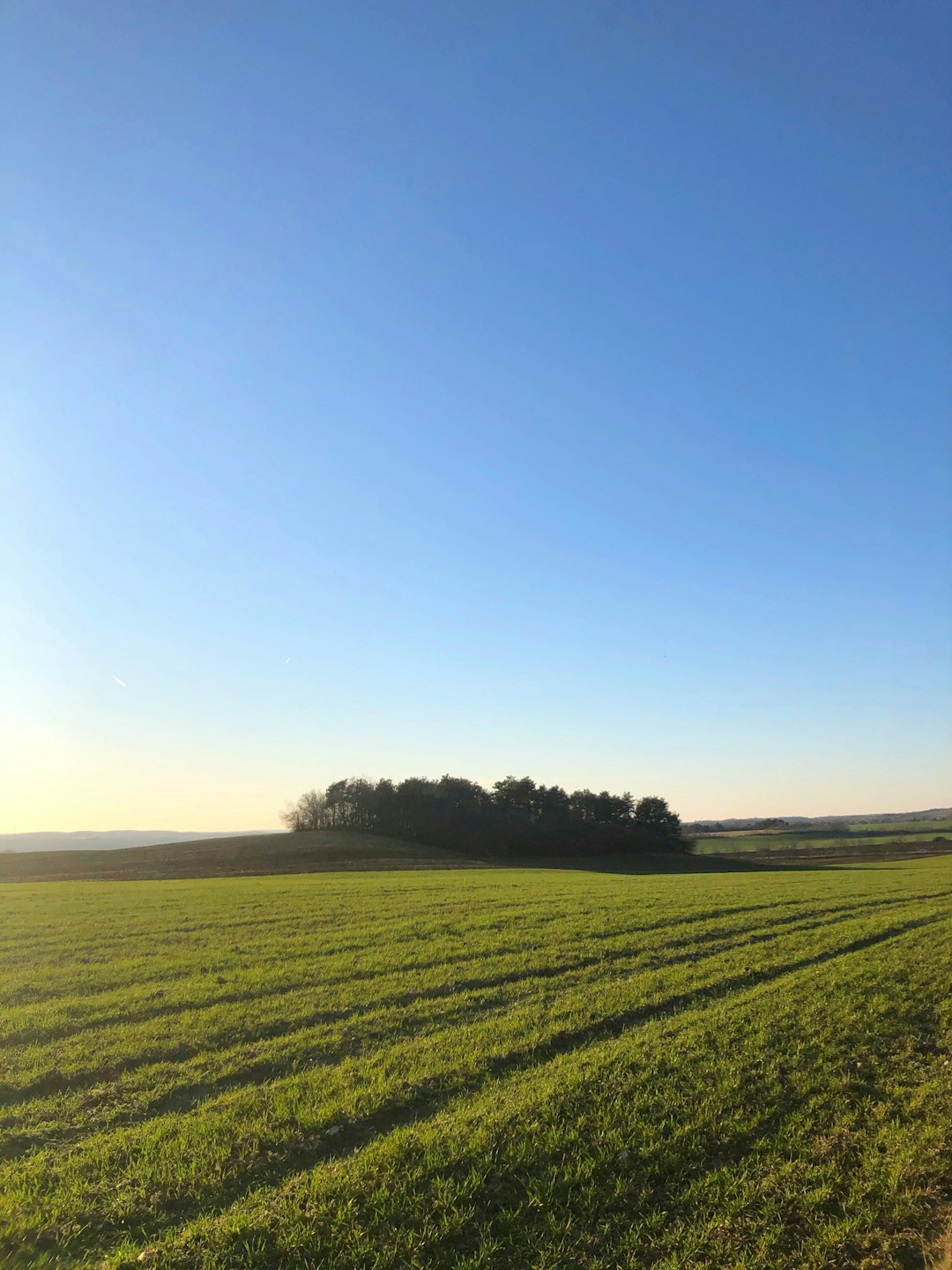 What elements should be thought about before deciding to market Iowa land for cash money?