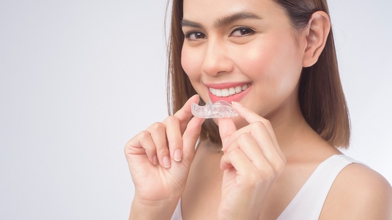 Invisible Braces: The Advantages of Invisalign for a Straighter Smile