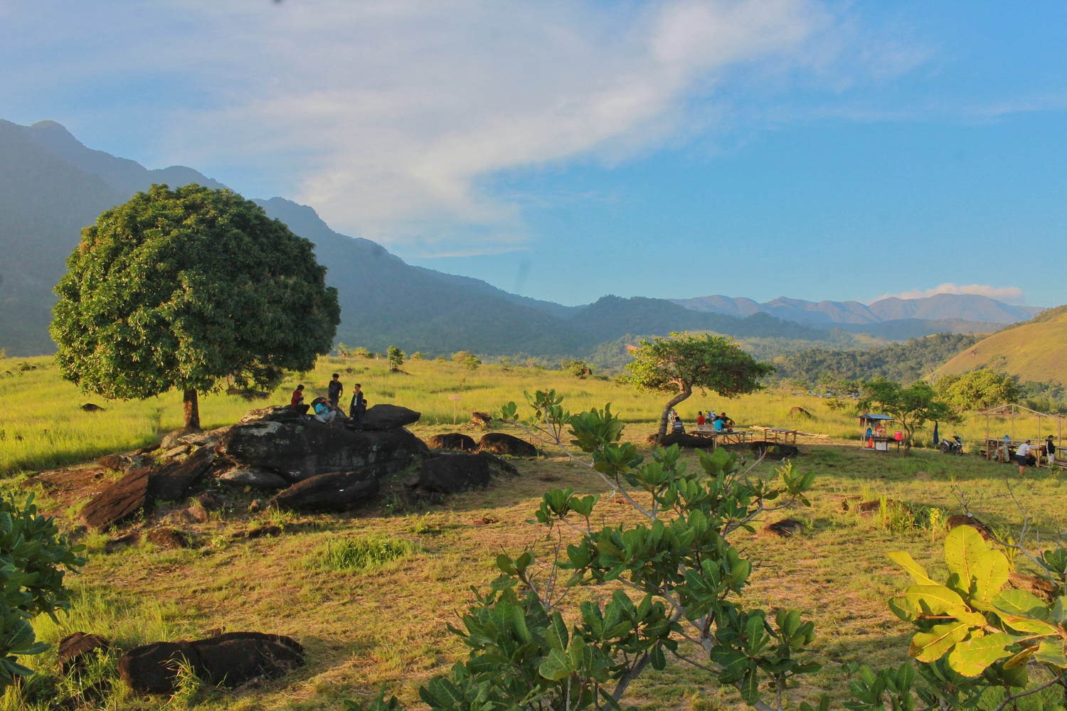 Bukit Kollang Moko; Destinasi Wisata Baru di Tengah Kota Sentani – Suara  Papua