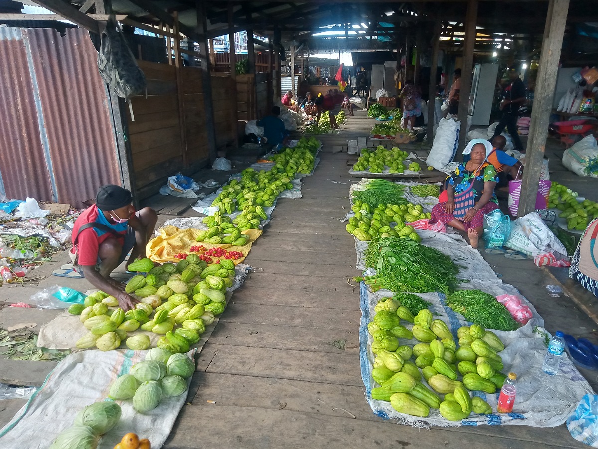 FOTO Pedagang Sayur di Pasar Wosi Manokwari Suara Papua