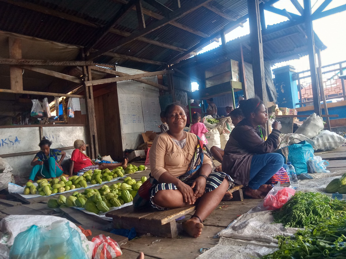 Foto Pedagang Sayur Di Pasar Wosi Manokwari – Suara Papua